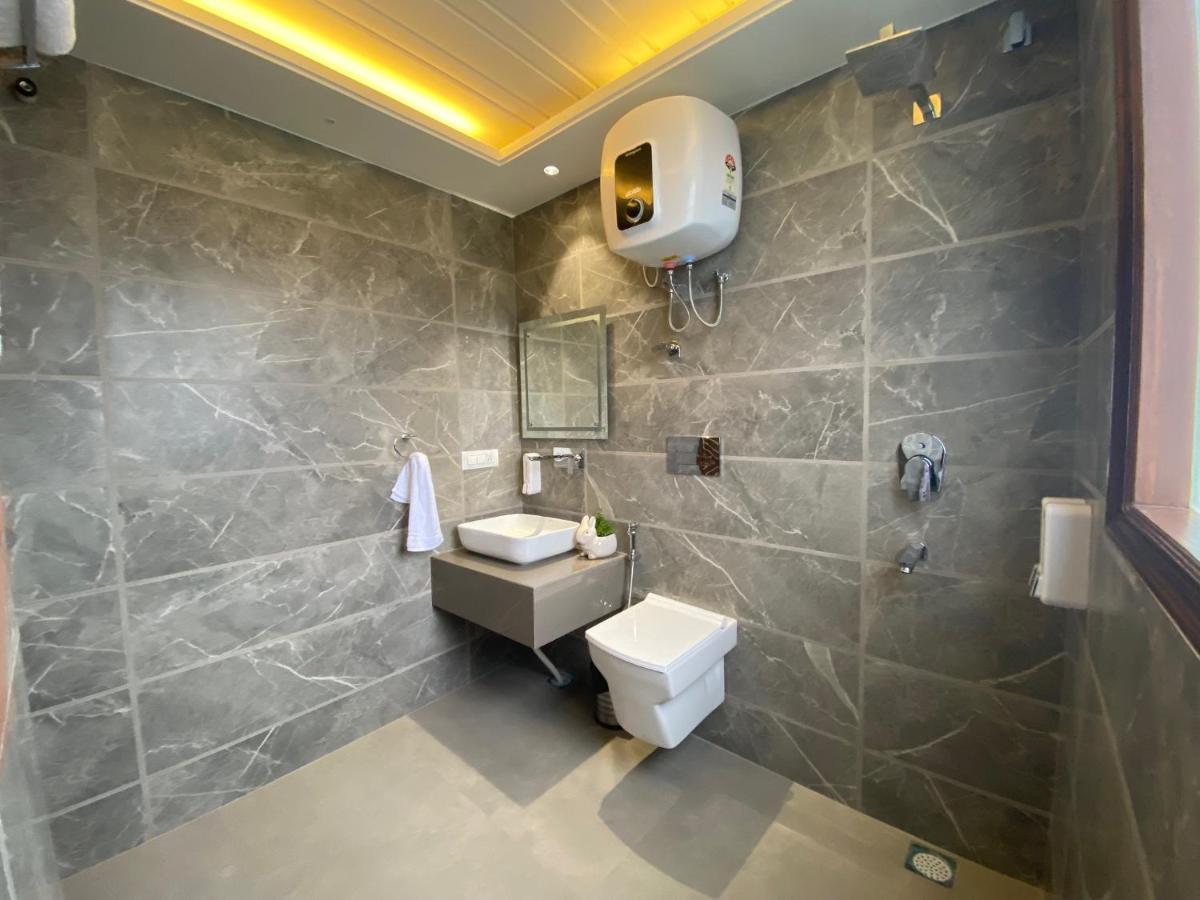 심라 The Westberry 50Mtrs Offroading And 50 Mtrs Nature Path B&B 외부 사진